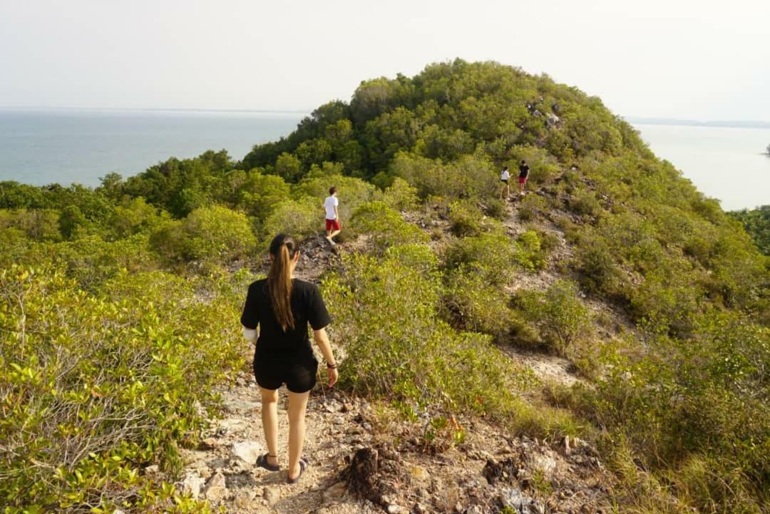 柔佛诗巫莎丽太平洋度假村 诗巫岛 外观 照片